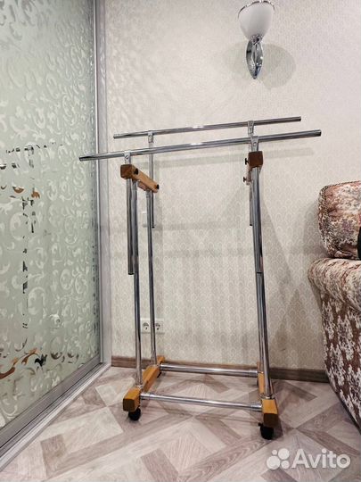 Стойки вешало для одежды