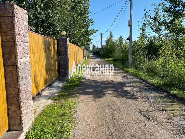 Коттедж 240 м² на участке 14 сот.