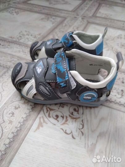 Сандали новые