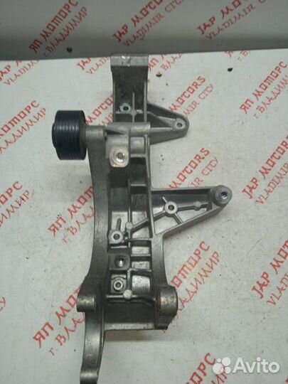 Кронштейн генератора Volkswagen Touareg AZZ 2006