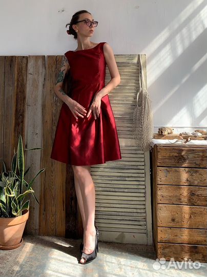 Платье на брони стоит