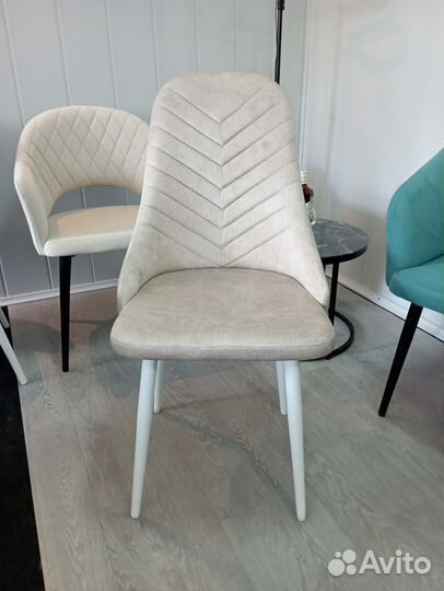 Круглый стол со стульями на заказ