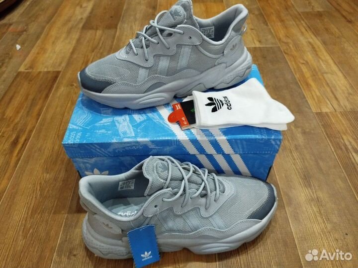 Кроссовки adidas Ozweego