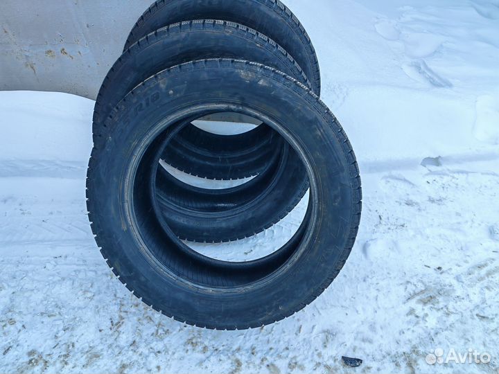 Pirelli Ice Zero FR 235/55 R18 104T