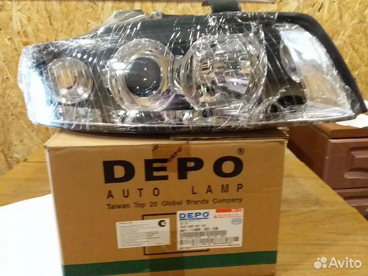 Фара передняя правая audi А4