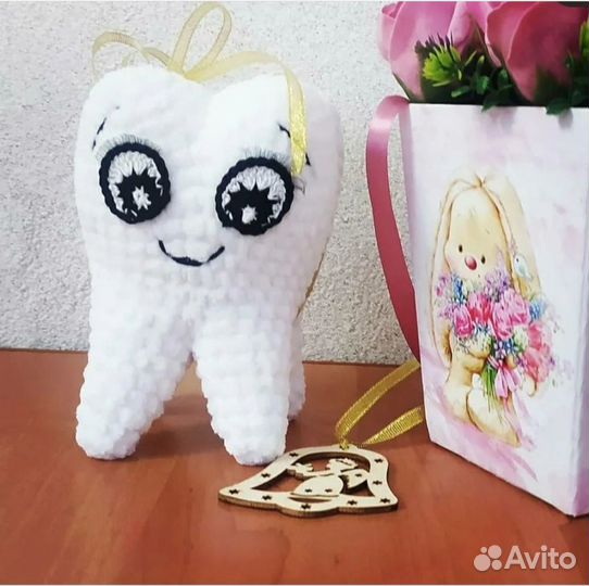 Вязаный зубик