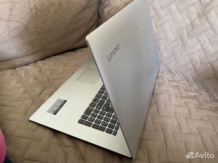 Lenovo ideapad: 330-17AST