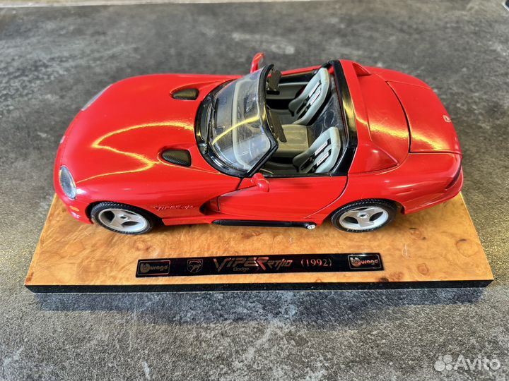 Dodge Viper 1:18 Burago