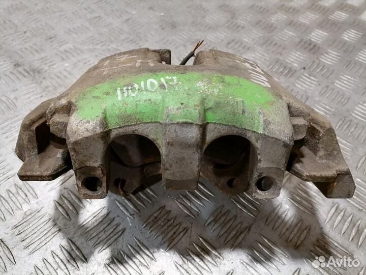 Суппорт передний правый Ml 164