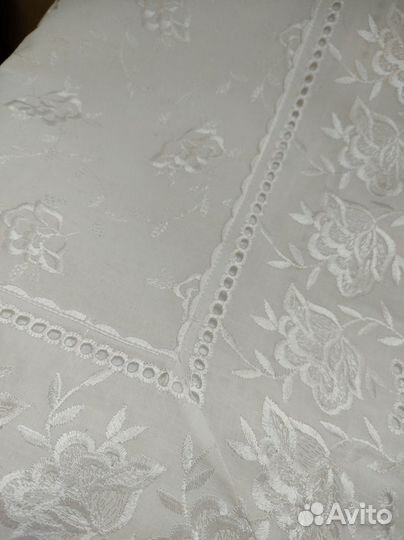 Скатерть вышивка шитье 2,45 х 1,62 м + 12 салфеток