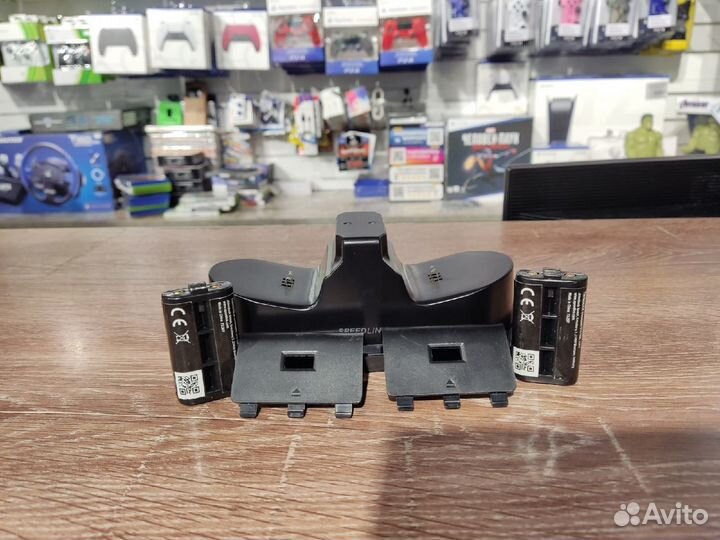 Зарядная станция для xbox one + 2 аккумулятора