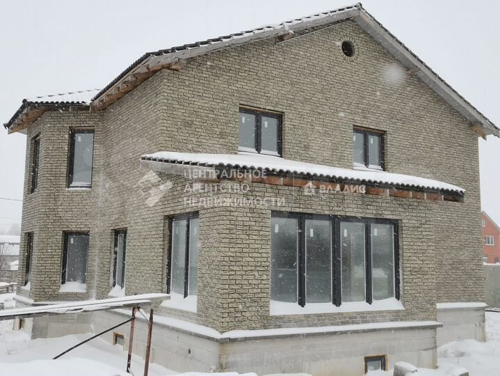 Дом 302 м² на участке 12 сот.