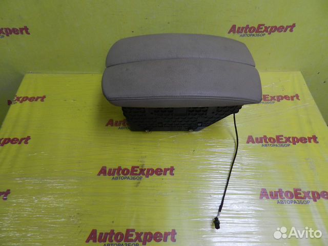 Подлокотник BMW X5 E70