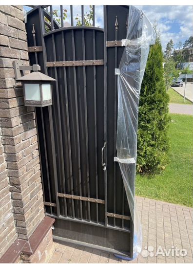 Продам калитку с коваными элементами