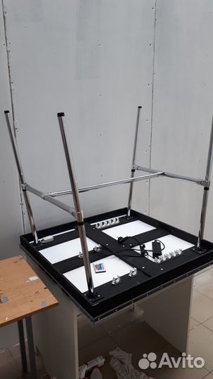 Новая модель стола для пирамиды шампанского