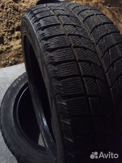 Bridgestone Blizzak WS-60 215/55 R17