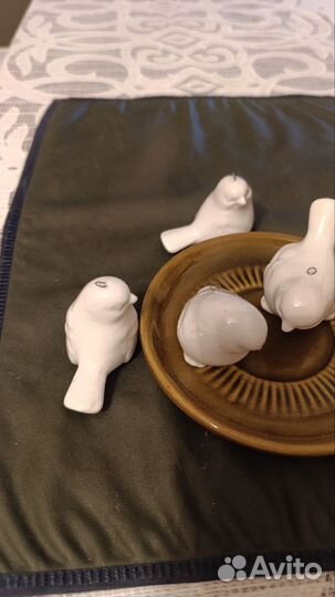 Фарфоровые статуэтки птицы