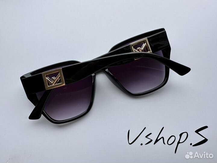Солнцезащитные очки Fendi