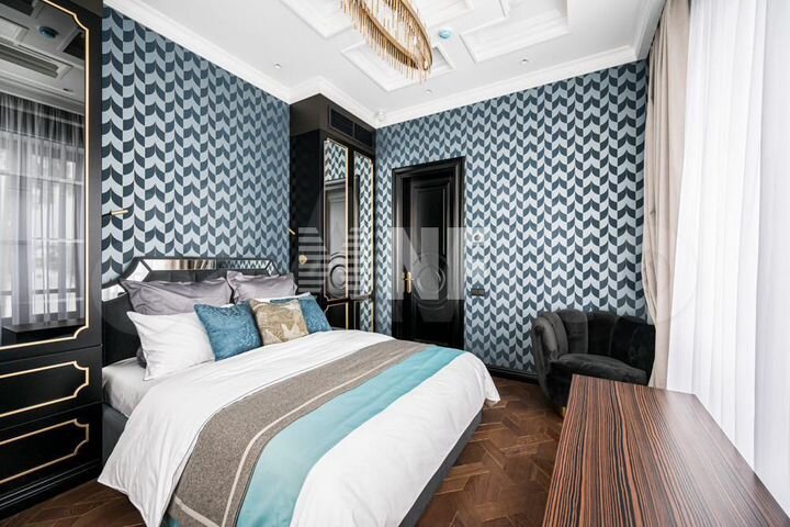 Дом 697 м² на участке 30,7 сот.