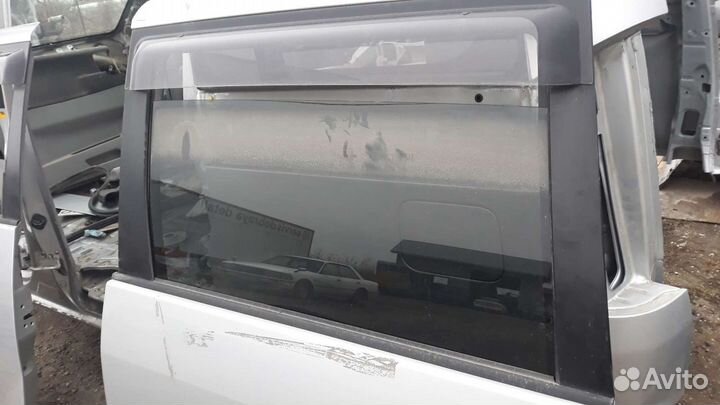 Дифлекторы на двери toyota voxy azr60