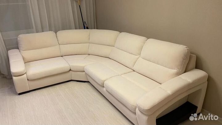 Перетяжка мягкой мебели, и стульев