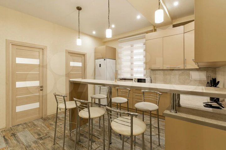 2-к. квартира, 61 м², 2/5 эт.