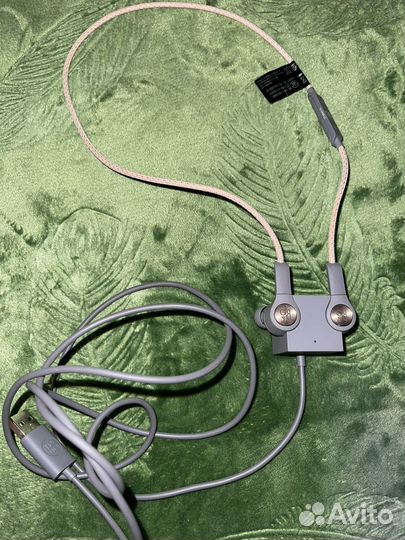 Наушники Bang & Olufsen Beoplay