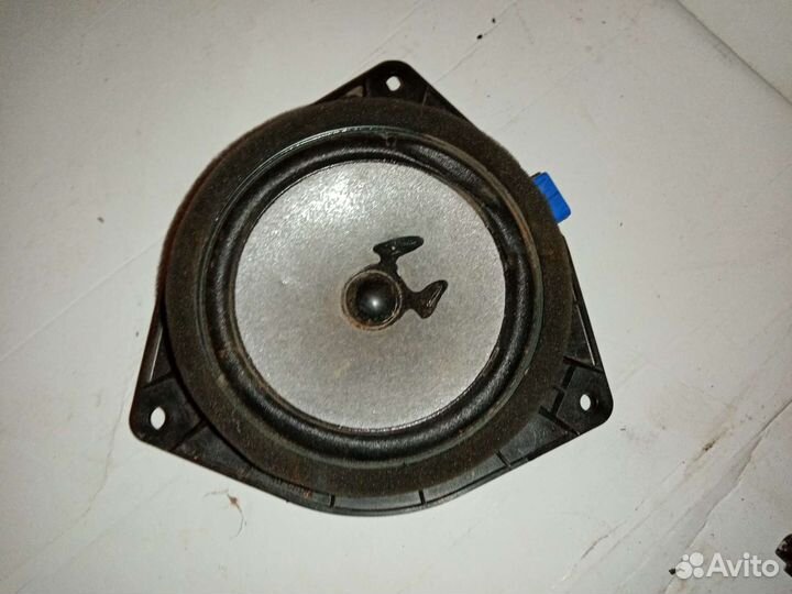 Динамик двери Toyota Ist