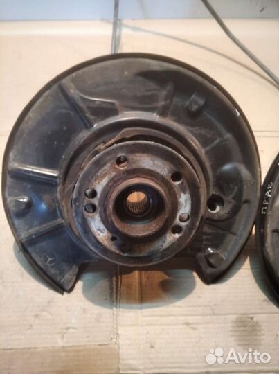 Кулак задний Mercedes Benz w220 4 matic