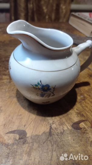 Фарфор.Молочник сливочник дулево