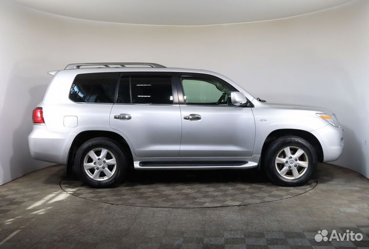 Lexus LX, 2010