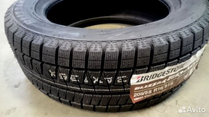 Bridgestone Blizzak Revo GZ 185/65 R14 86S