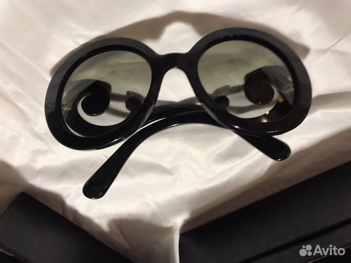 Солнцезащитные очки женские prada