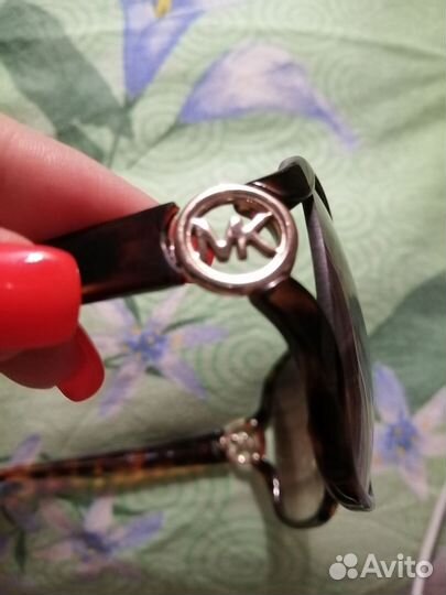 Солнцезащитные очки женские Michael Kors