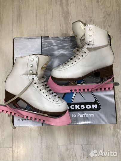 Коньки профессиональные