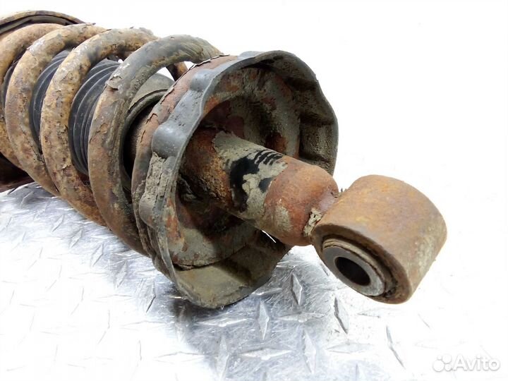 Амортизатор задний L Honda Ridgeline 1