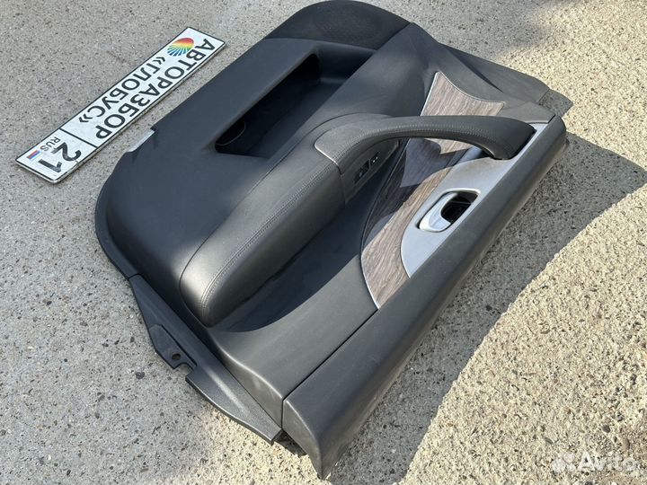 Обшивка двери передней правой Infiniti QX70