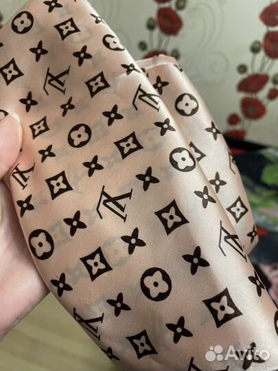 Палантин шелковый