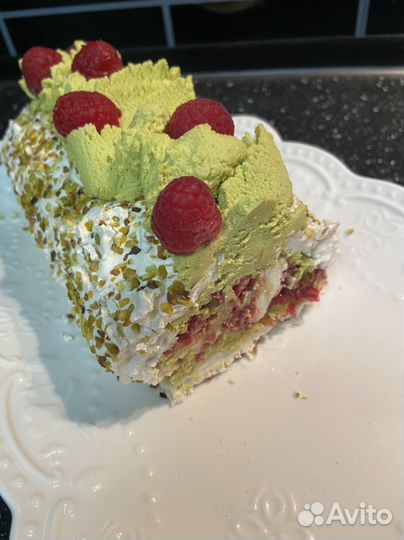 Меренговый рулет и Макарон