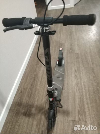 Самокат 2-х колесный Roces 200. До 100 кг