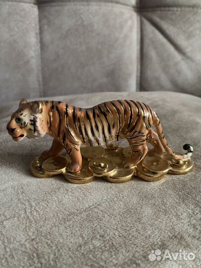 Статуэтка фарфоровая тигр