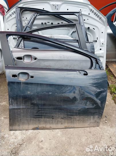 Дверь передняя правая Peugeot 408