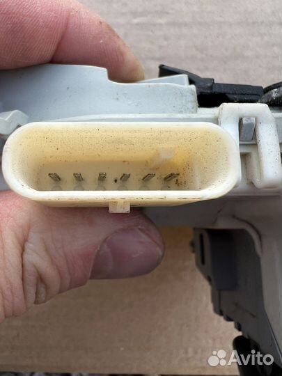 Замок задней двери порше панамера