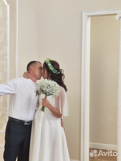 Венок на голову из гипсофилы и зелени