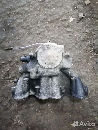 Коллектор впускной Volkswagen Passat b3 1,8