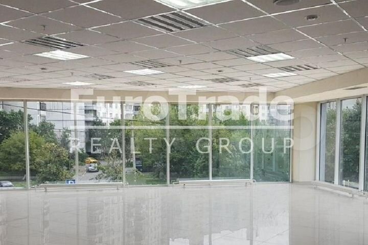 Сдам торговое помещение, 900 м²