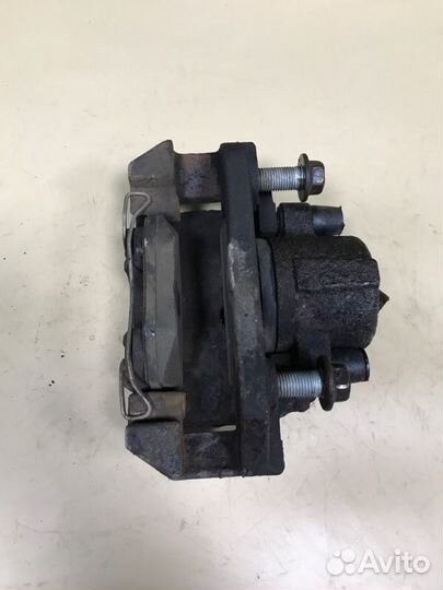 Суппорт передний правый Ford Maverick 2 YF 2004