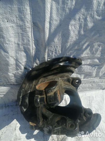 Передний правый поворотный кулак BMW X3 F25