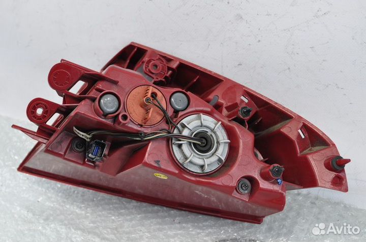 Б/У Фонарь задний левый Kia Stinger бу 92401J5000