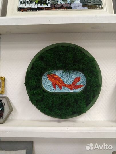 Картина в интерьер. Мозайка. Карп. Смальта и мох